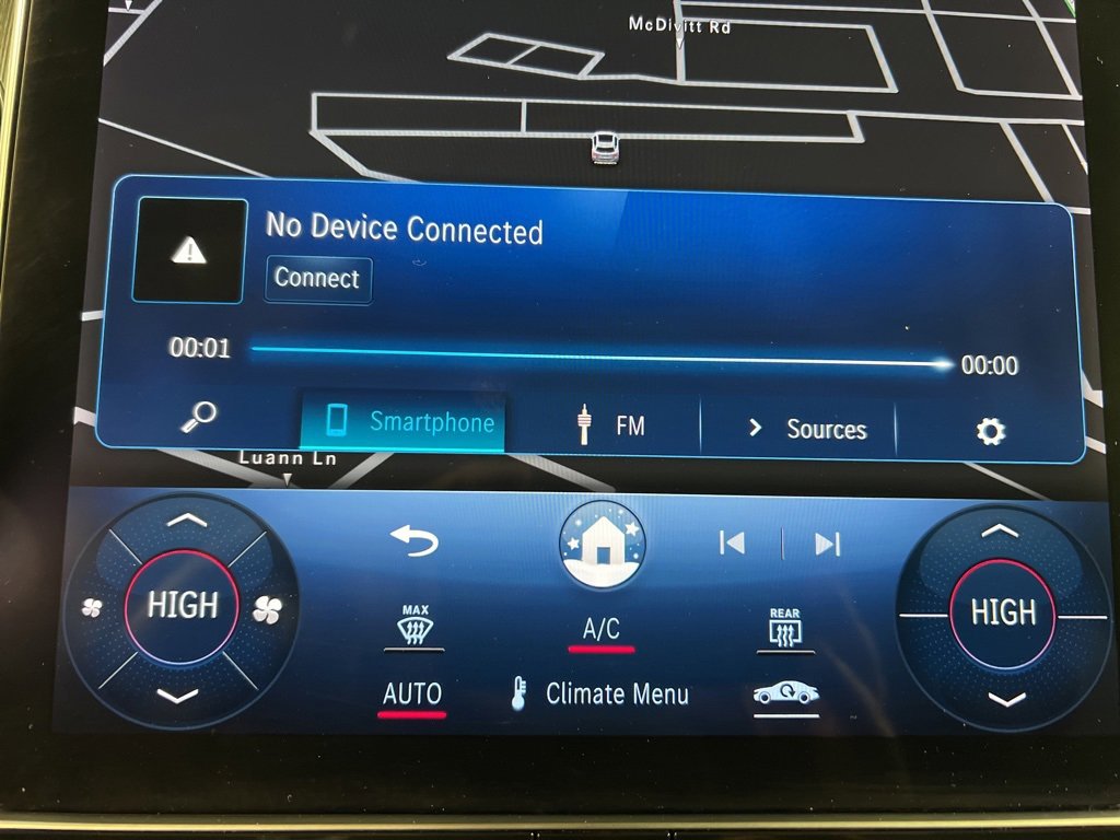 Used 2023 Mercedes-Benz GLC 300 4MATIC image 12