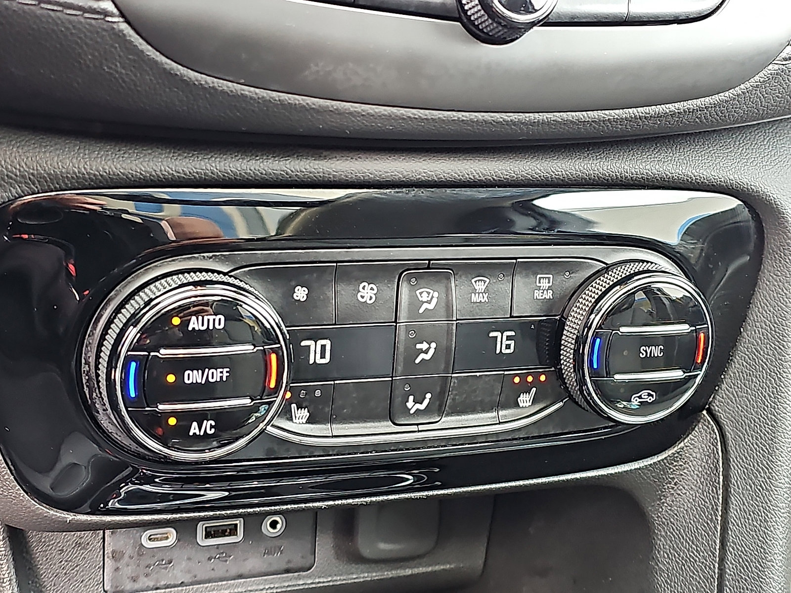 Used 2023 Buick Encore GX Select w/ Experience Buick Package image 16