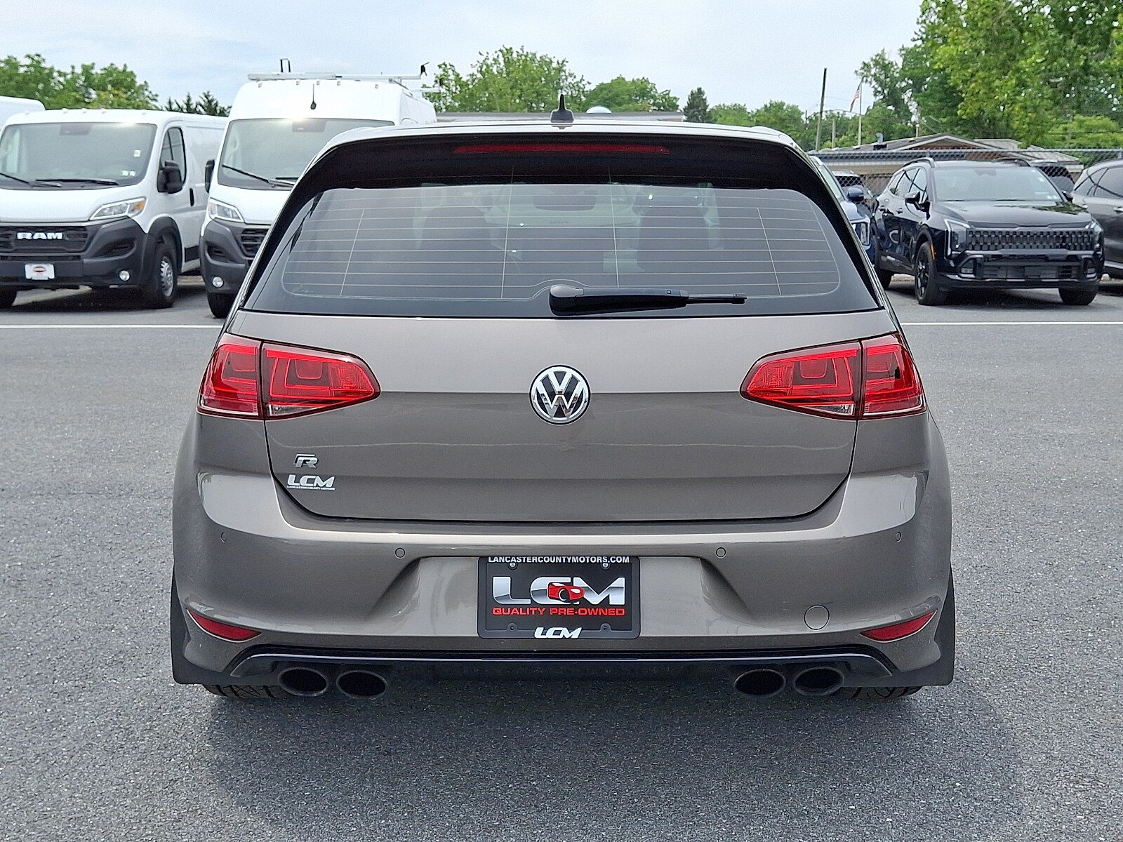Used 2017 Volkswagen Golf R 4-Door AWD/4WD image 6
