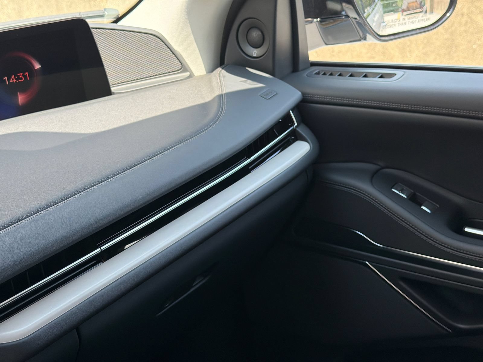 New 2027 Lincoln Navigator L Premier AWD/4WD image 32