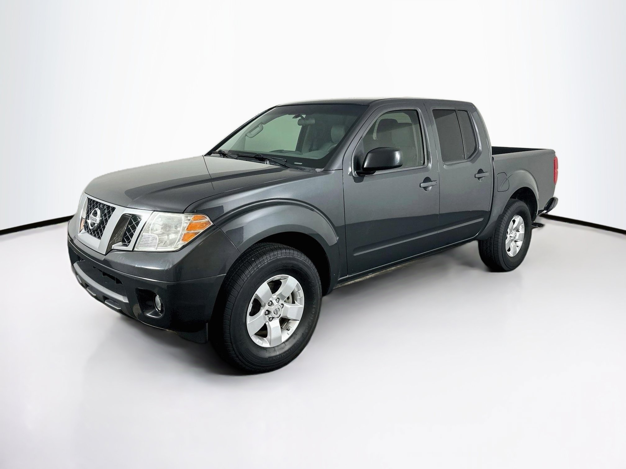 Used 2012 Nissan Frontier SV RWD image 3