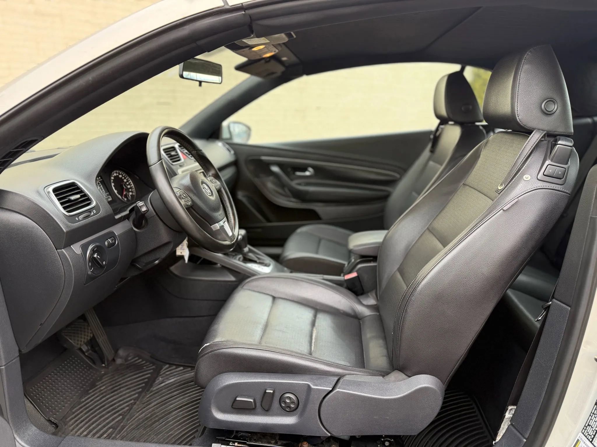 Used 2010 Volkswagen Eos Komfort image 10