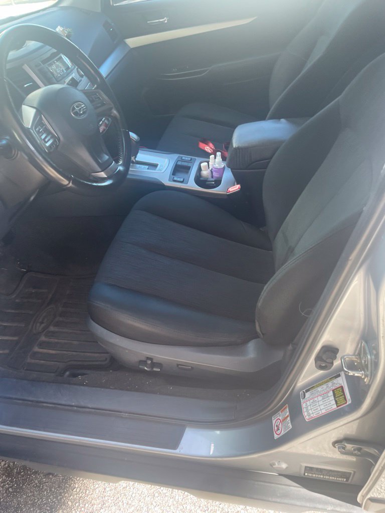 Used 2013 Subaru Outback 2.5i Premium AWD/4WD image 1