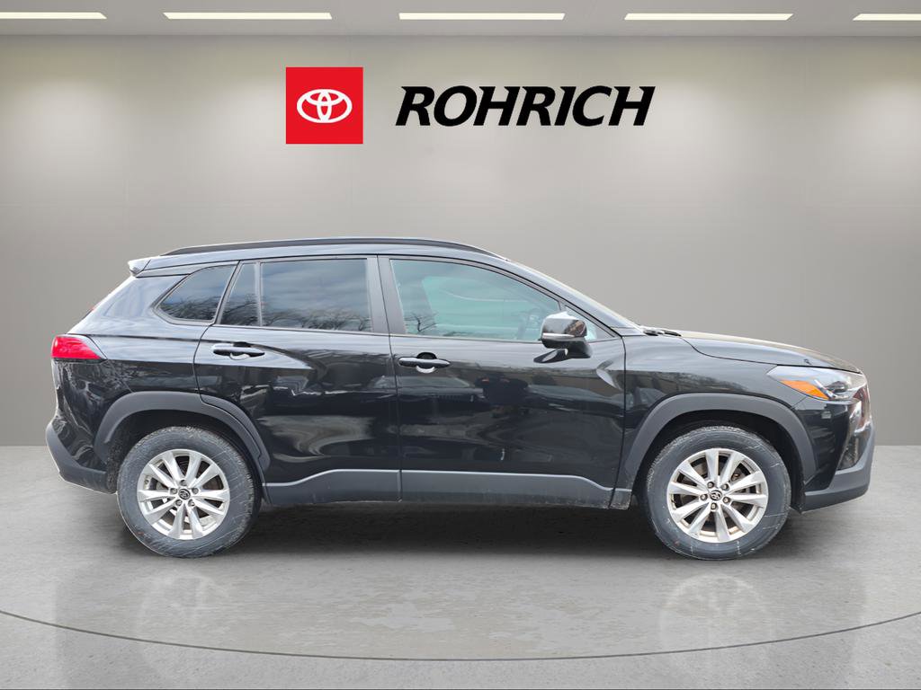 Used 2023 Toyota Corolla Cross LE image 5