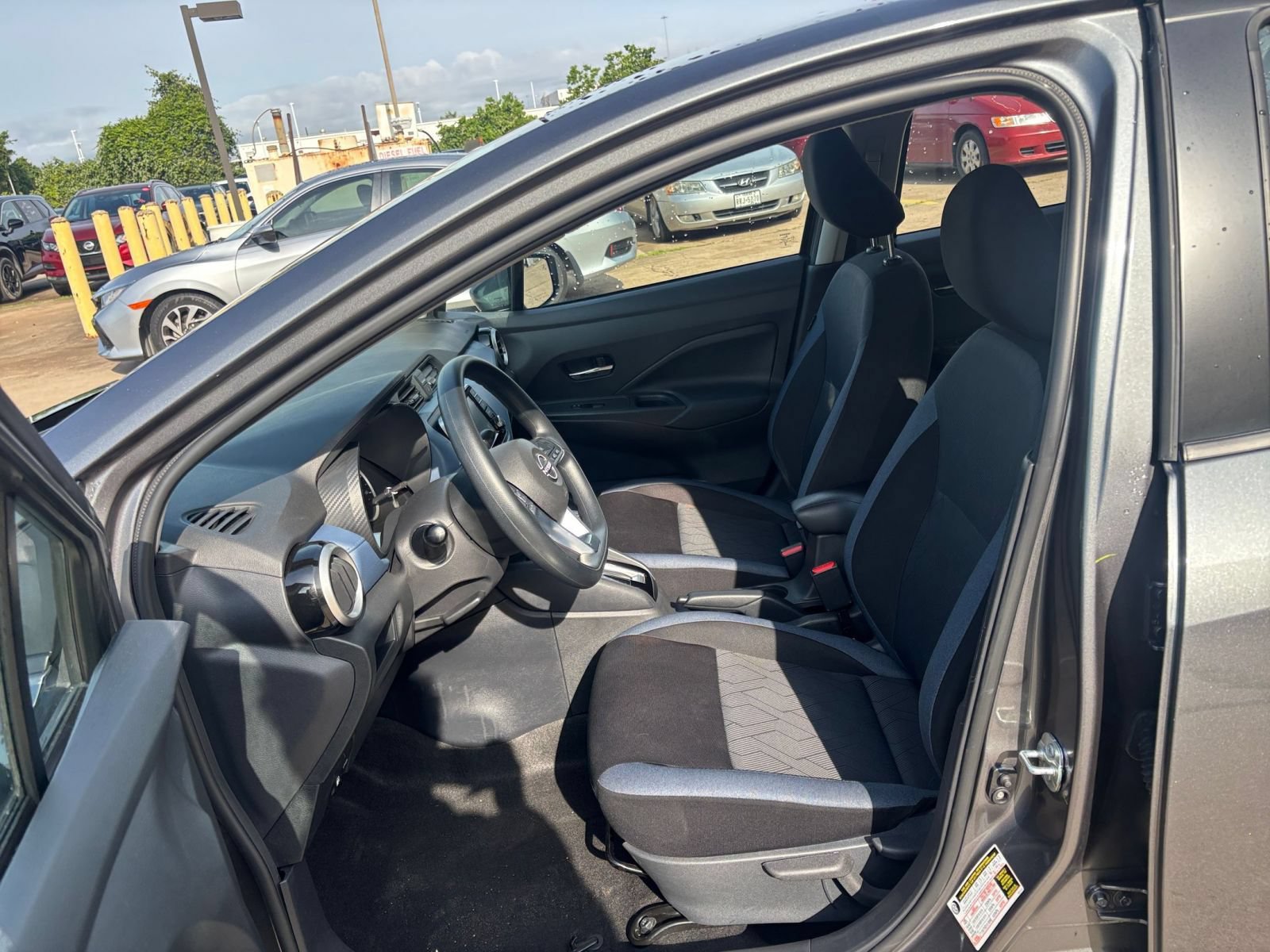 Used 2025 Nissan Versa SV FWD image 24