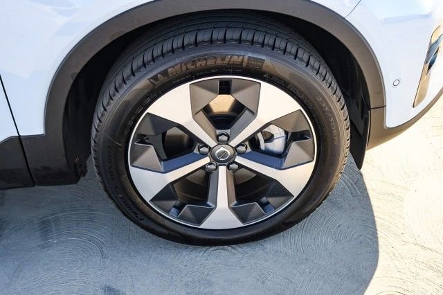 New 2026 Volvo XC40 B5 Plus w/ Protection Package Premier image 9