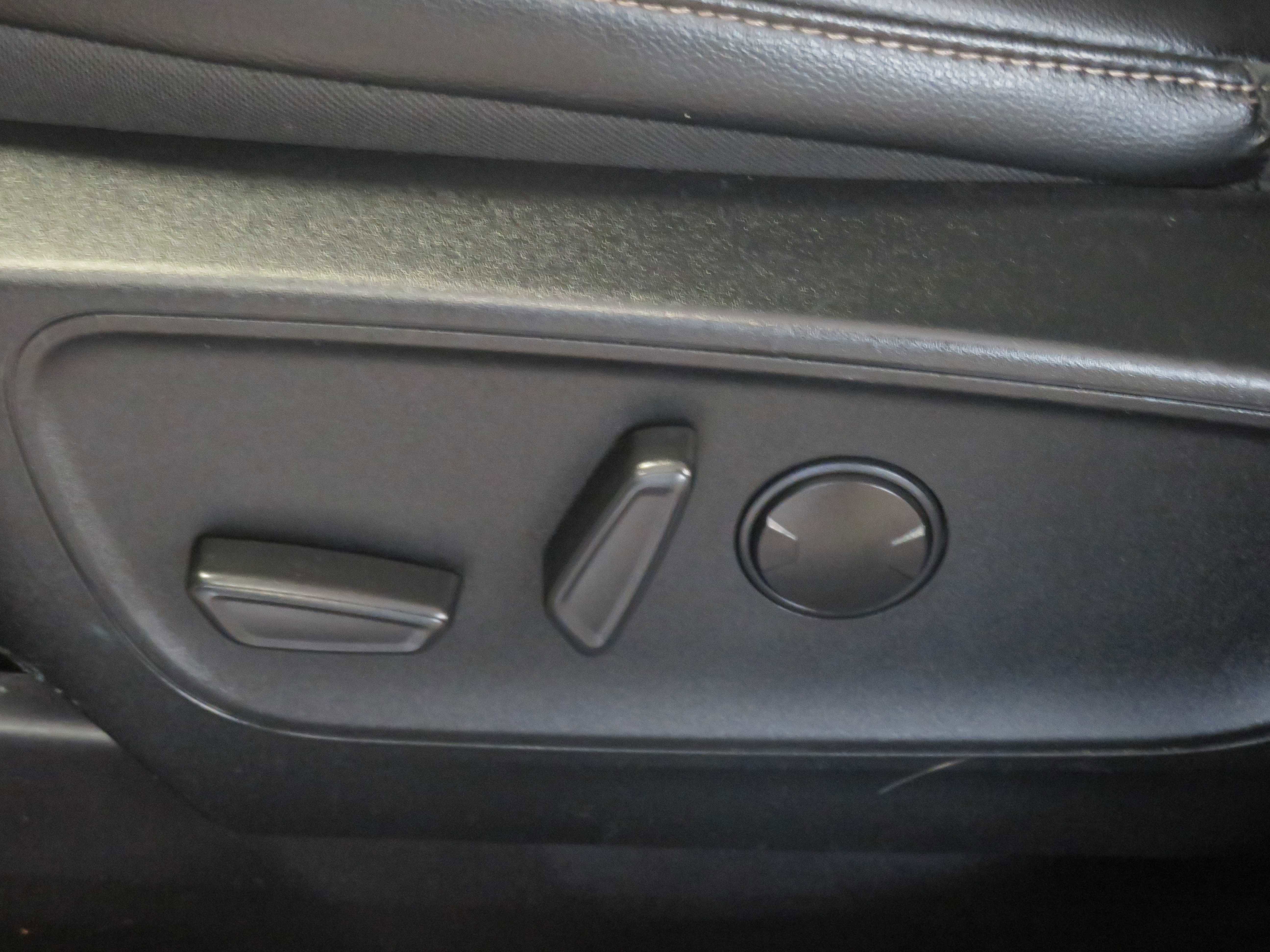 Used 2020 Ford Escape SEL image 16