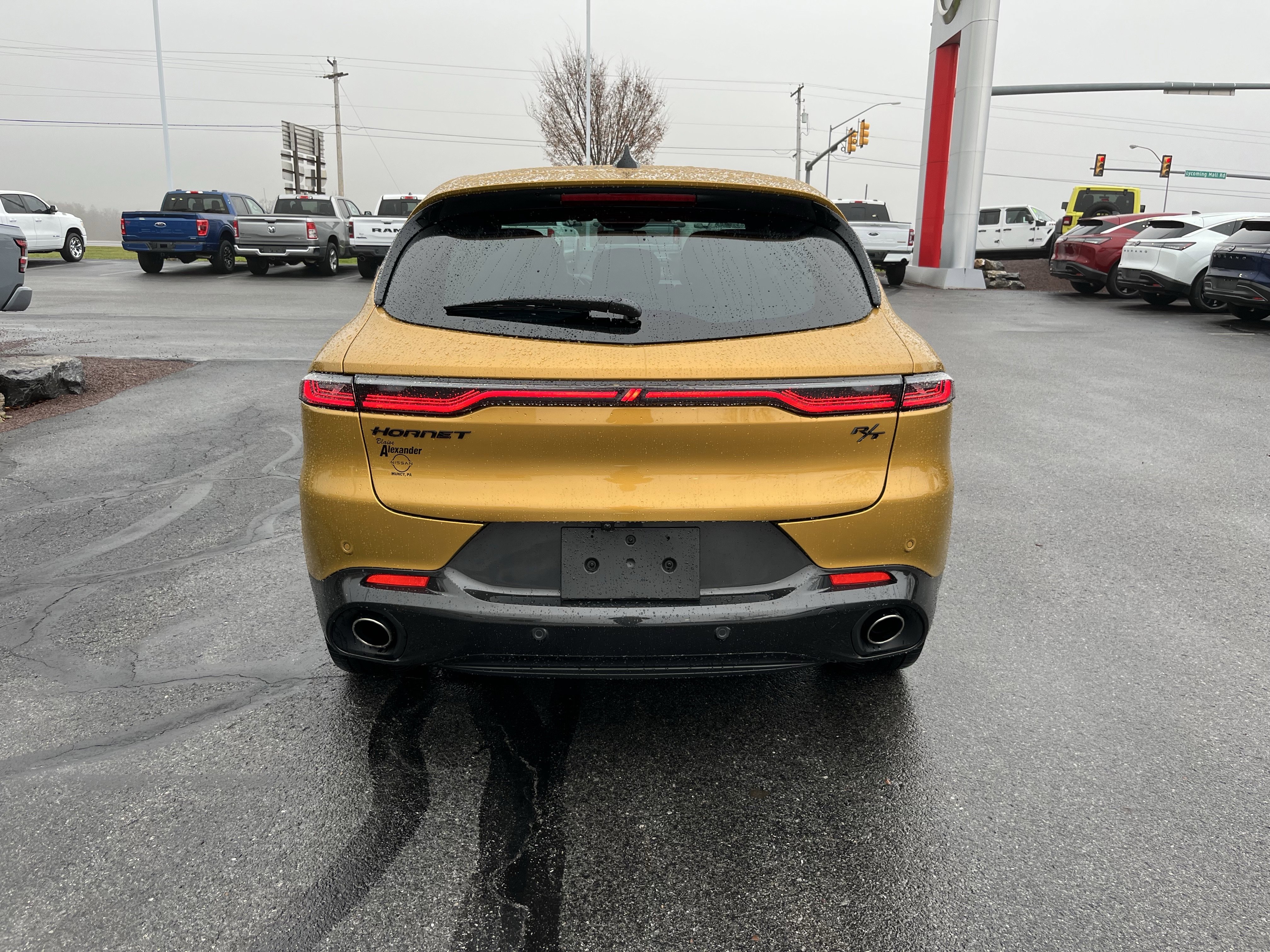 Used 2024 Dodge Hornet R/T video 4