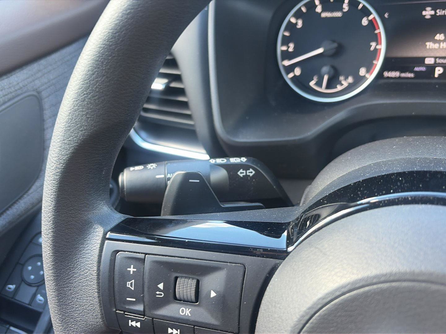 Used 2023 Nissan Rogue SV AWD/4WD image 16