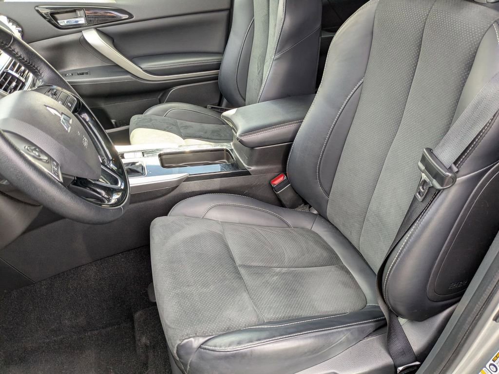 Used 2025 Mitsubishi Eclipse Cross SE image 16