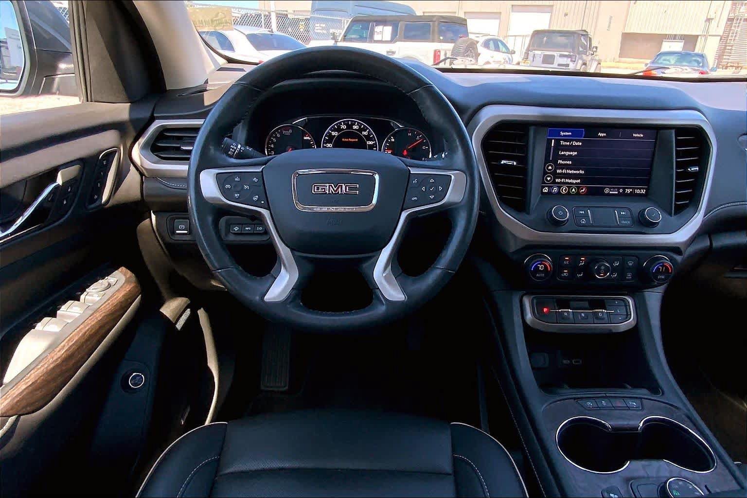 Used 2022 GMC Acadia Denali w/ Denali Ultimate Package AWD/4WD image 6