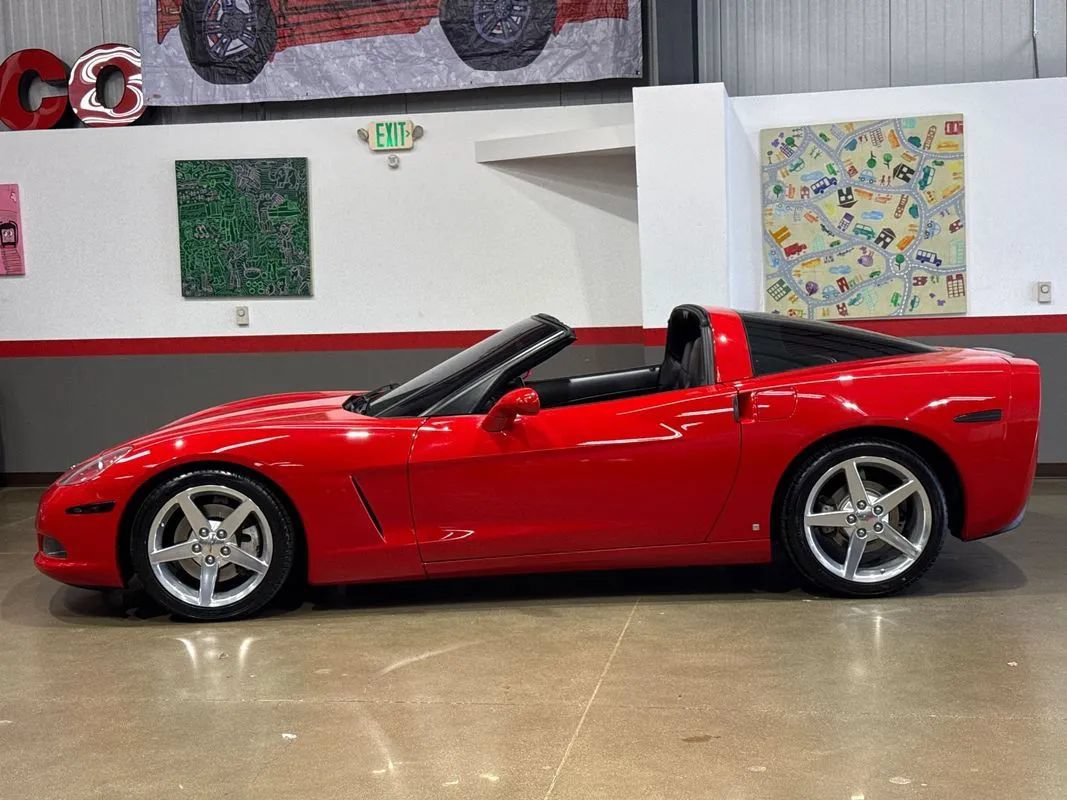 Used 2008 Chevrolet Corvette Coupe w/ Preferred Equipment Group RWD image 4
