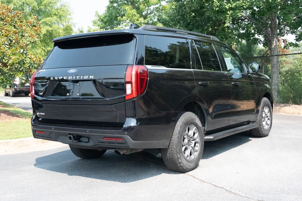 Used 2025 Ford Expedition Active RWD image 18