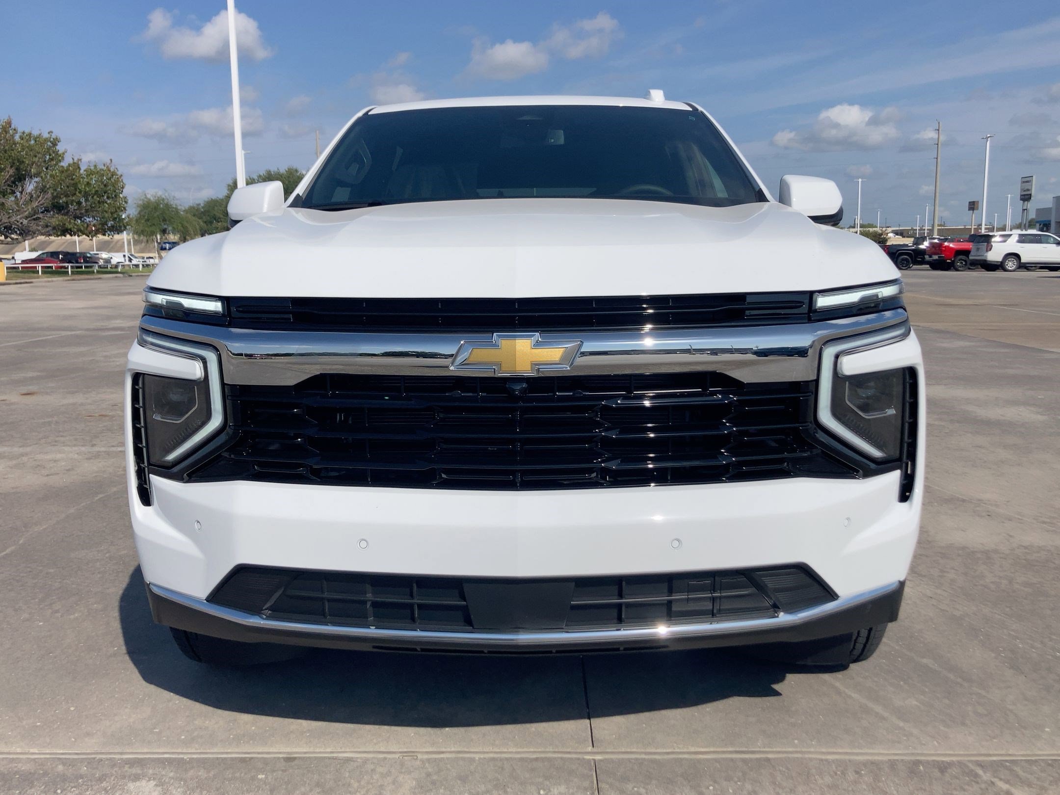 New 2026 Chevrolet Suburban LS image 5