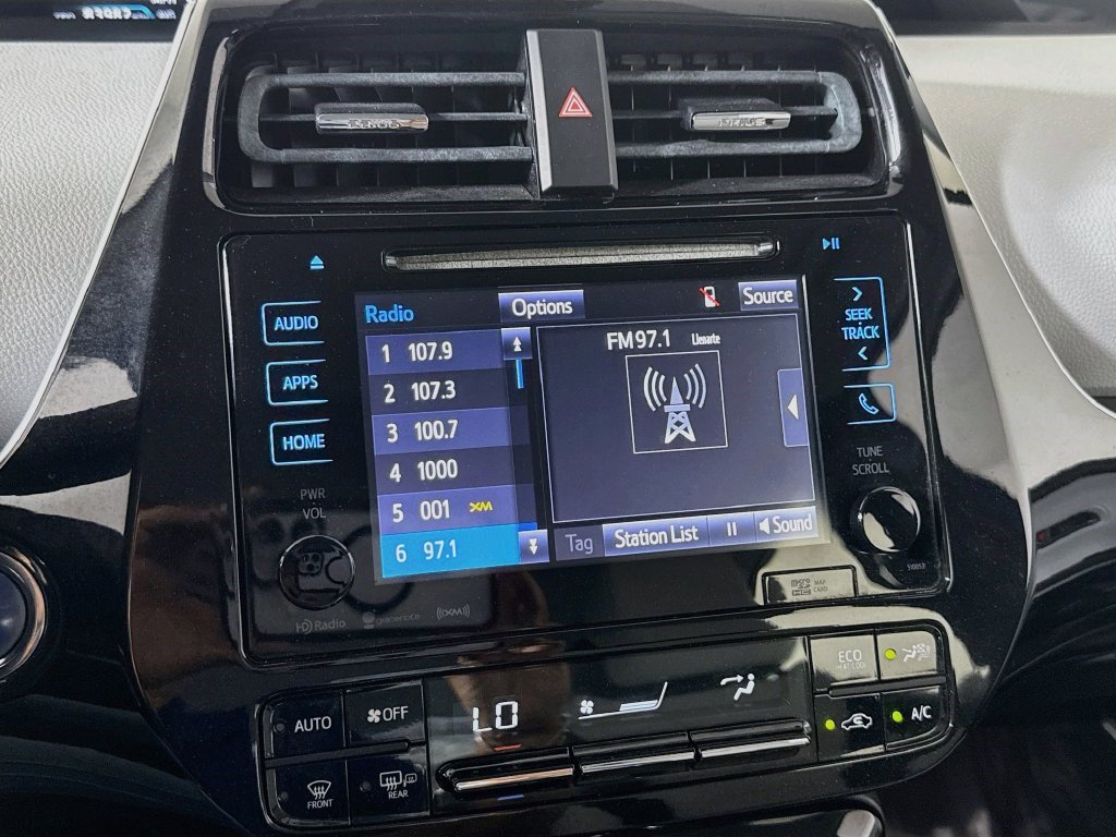 Used 2016 Toyota Prius Four Touring FWD image 17