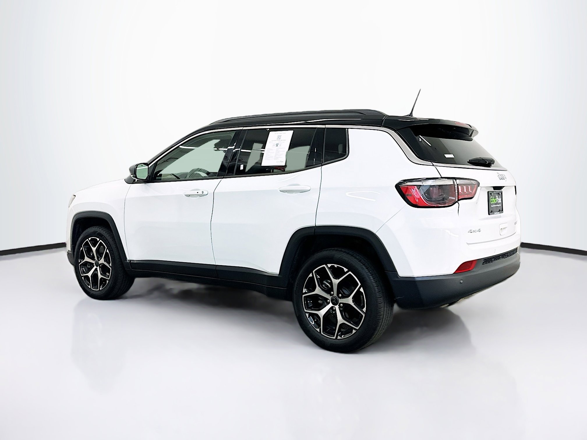 Used 2025 Jeep Compass Limited image 5