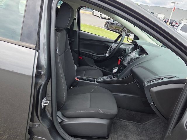 Used 2018 Ford Focus SE FWD image 14