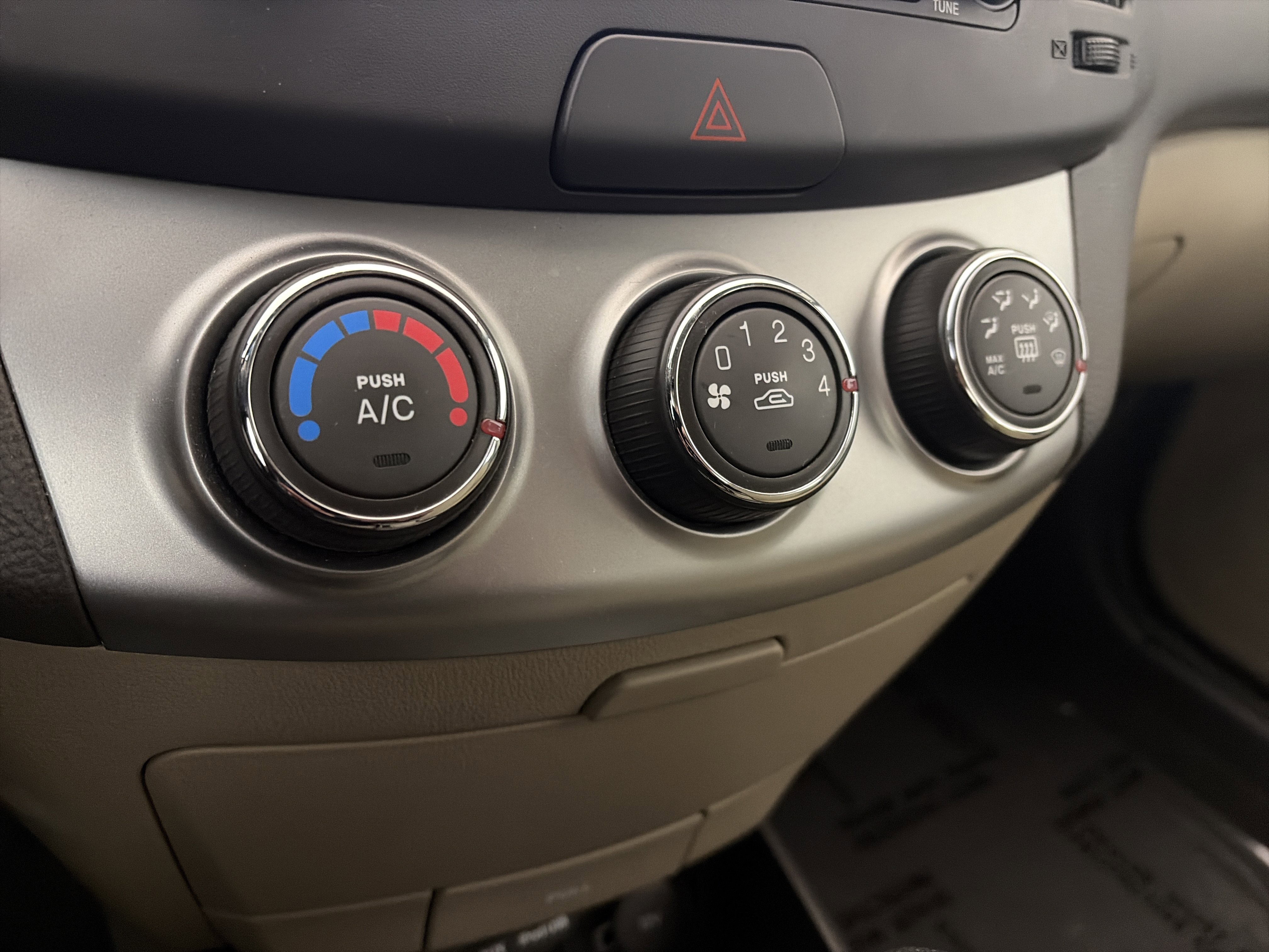 Used 2010 Hyundai Elantra GLS image 16