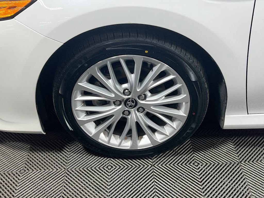 Certified 2019 Toyota Camry XLE FWD image 28