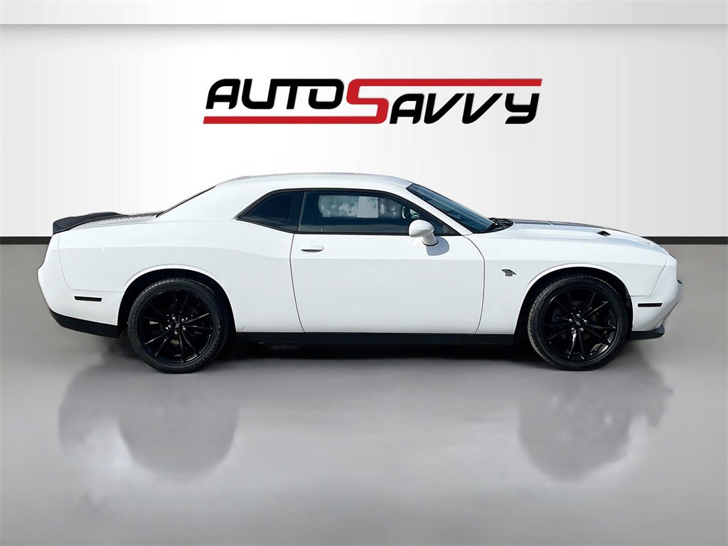 Used 2018 Dodge Challenger SXT w/ Blacktop Package image 8