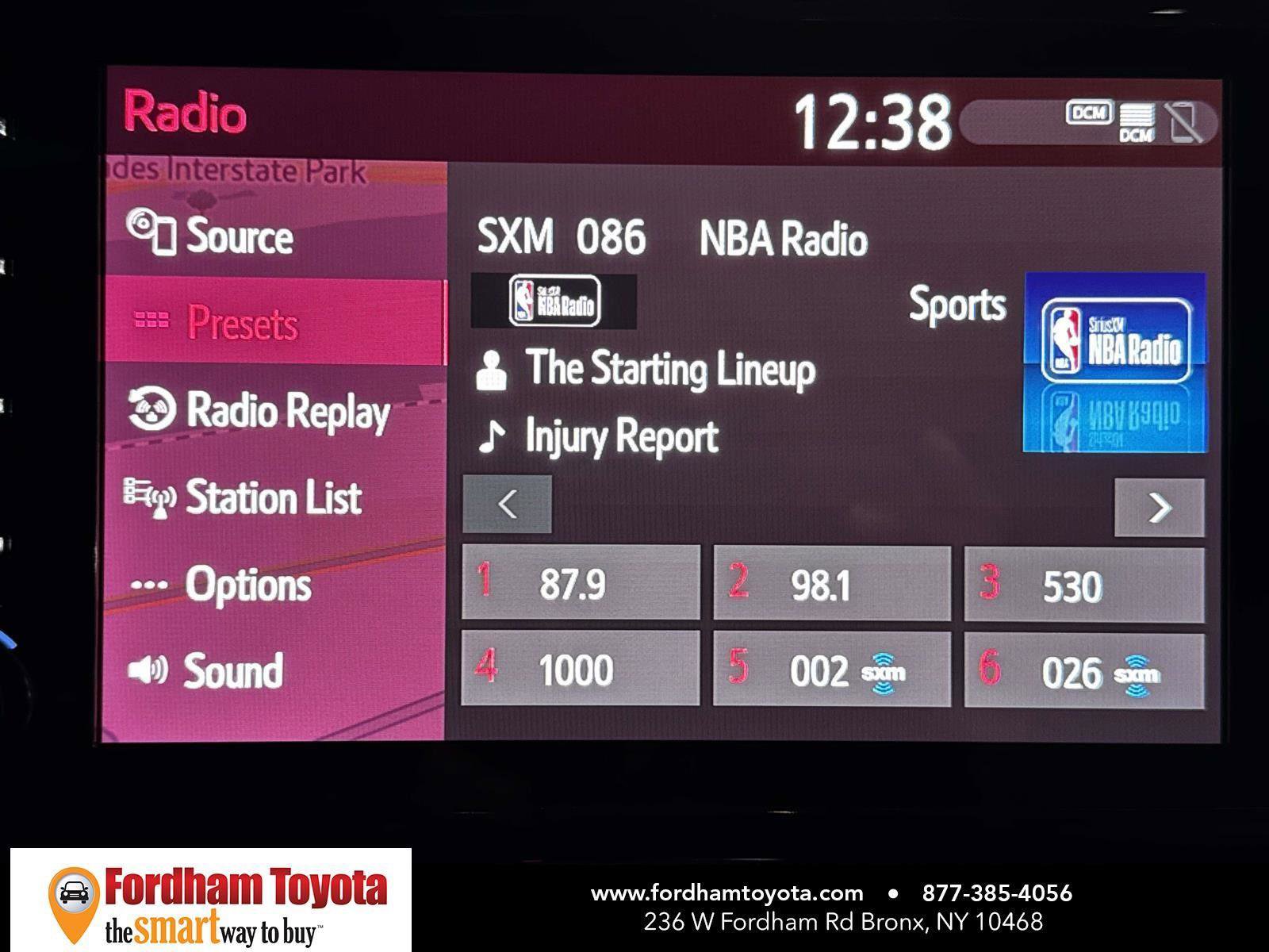 Used 2024 Toyota Sienna XSE w/ XSE Plus Package image 27