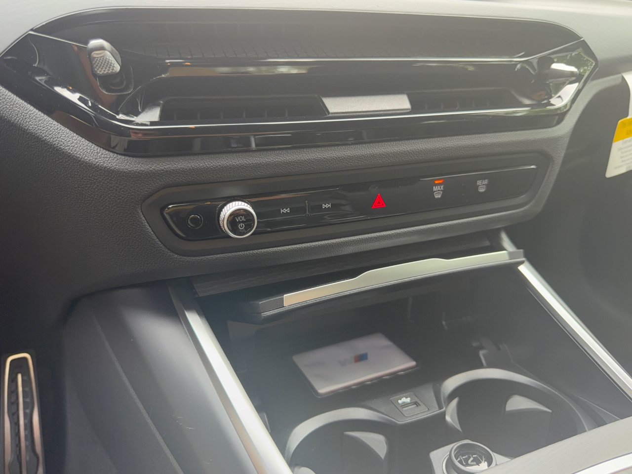 New 2026 BMW 330i xDrive Sedan w/ M Sport Package AWD/4WD image 22