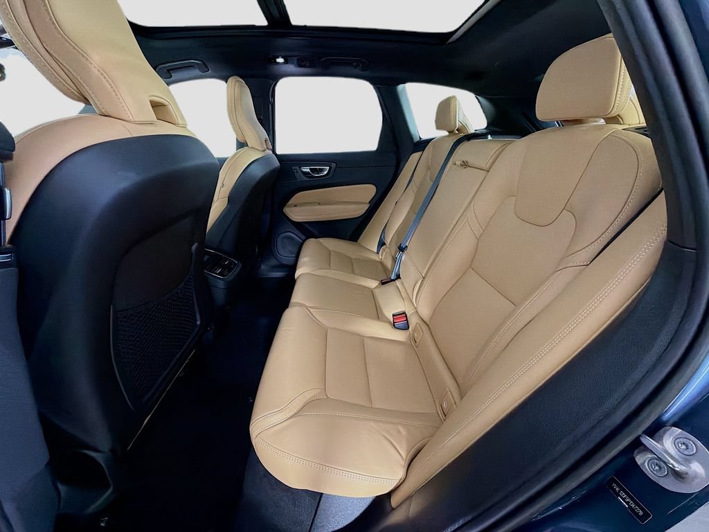 Used 2023 Volvo XC60 B5 Ultimate w/ Protection Package Premier FWD image 26