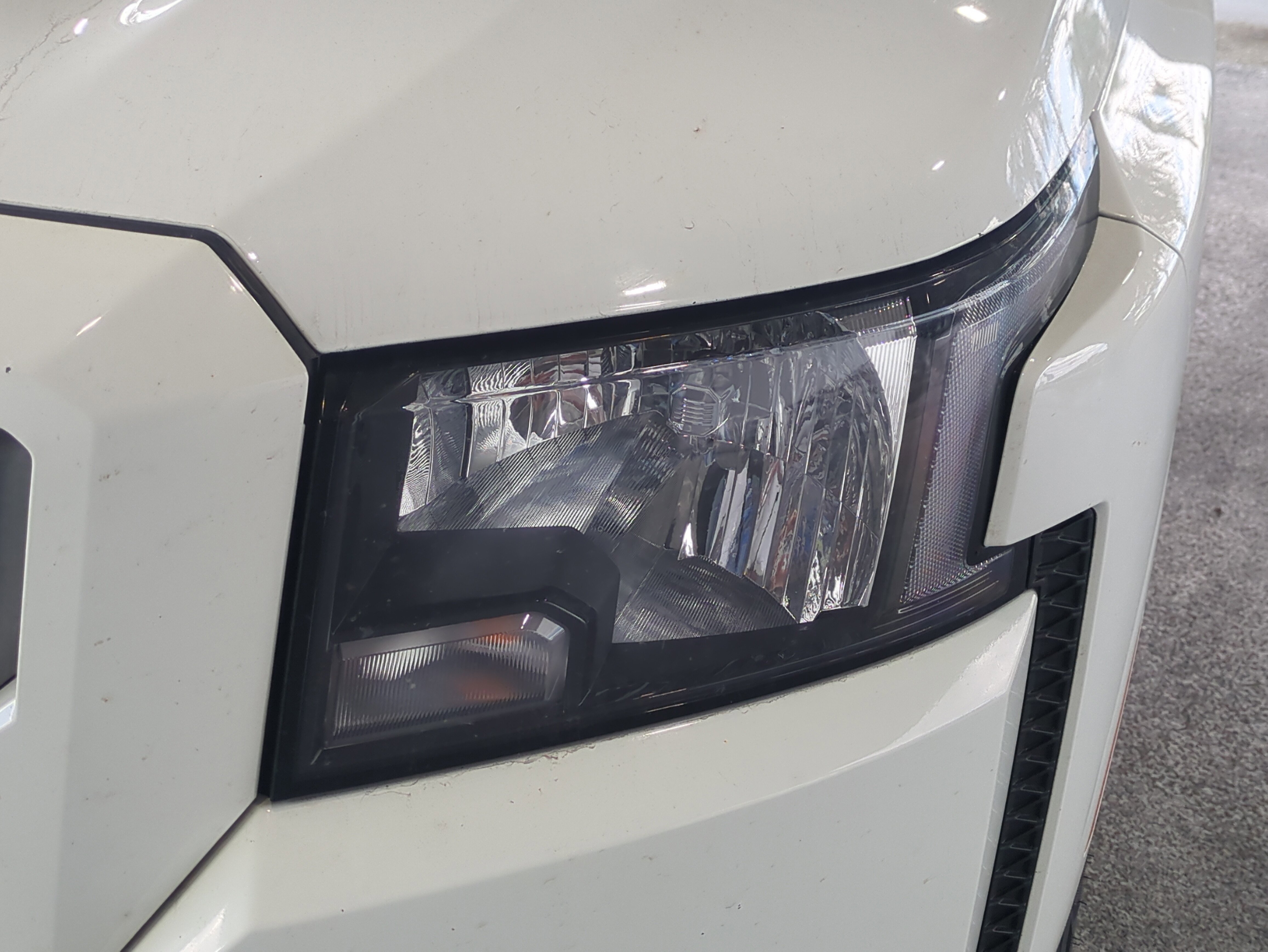 Used 2023 Nissan Frontier SV image 10