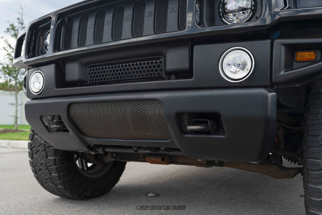 Used 2004 HUMMER H2 w/ Preferred Equipment Group image 96