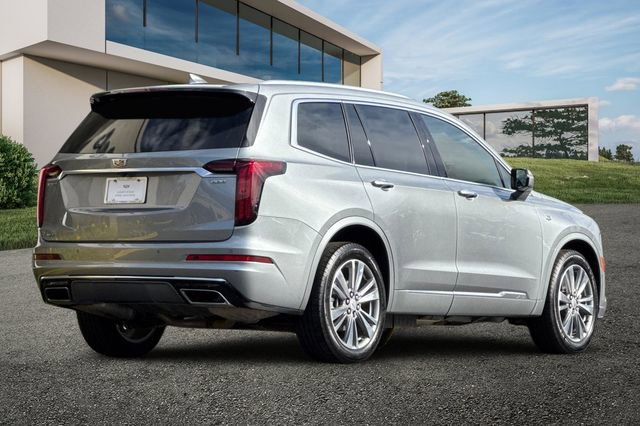 Certified 2025 Cadillac XT6 Premium Luxury image 4
