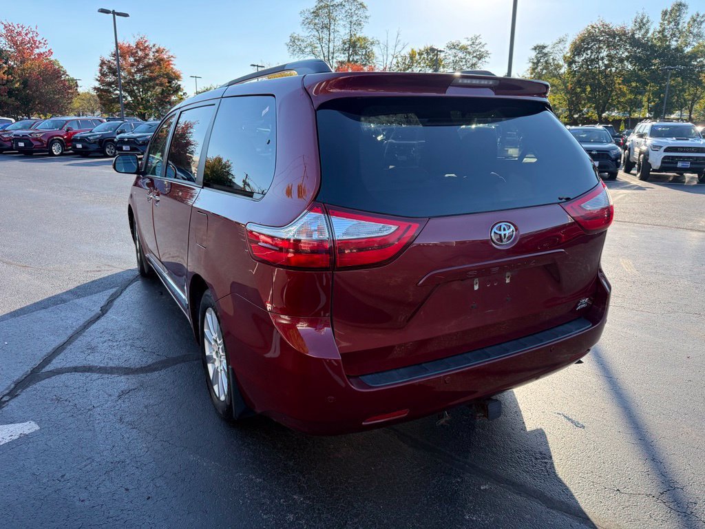 Used 2017 Toyota Sienna XLE w/ XLE Navigation Package AWD/4WD image 5