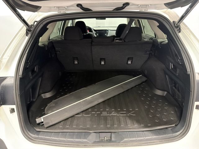 Used 2022 Subaru Outback Premium AWD/4WD image 14