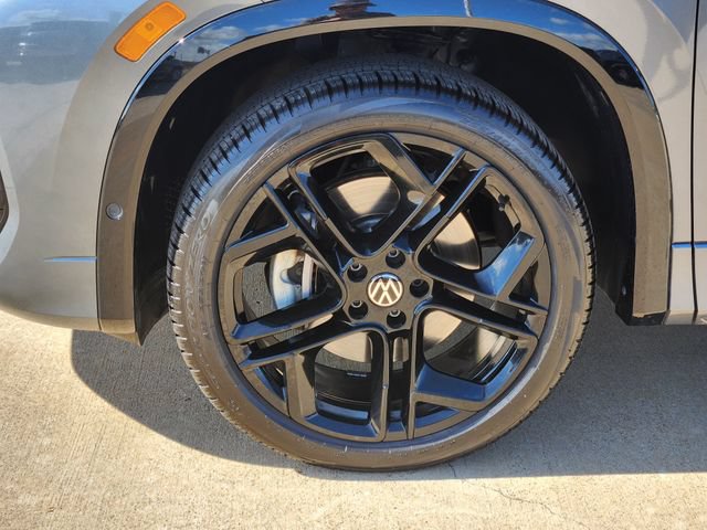 Used 2025 Volkswagen Tiguan SE R-Line AWD/4WD image 17
