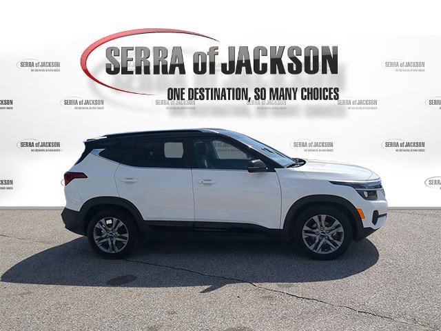 Certified 2022 Kia Seltos S image 9