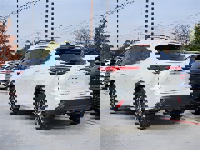 Used 2020 Toyota Highlander XLE image 4