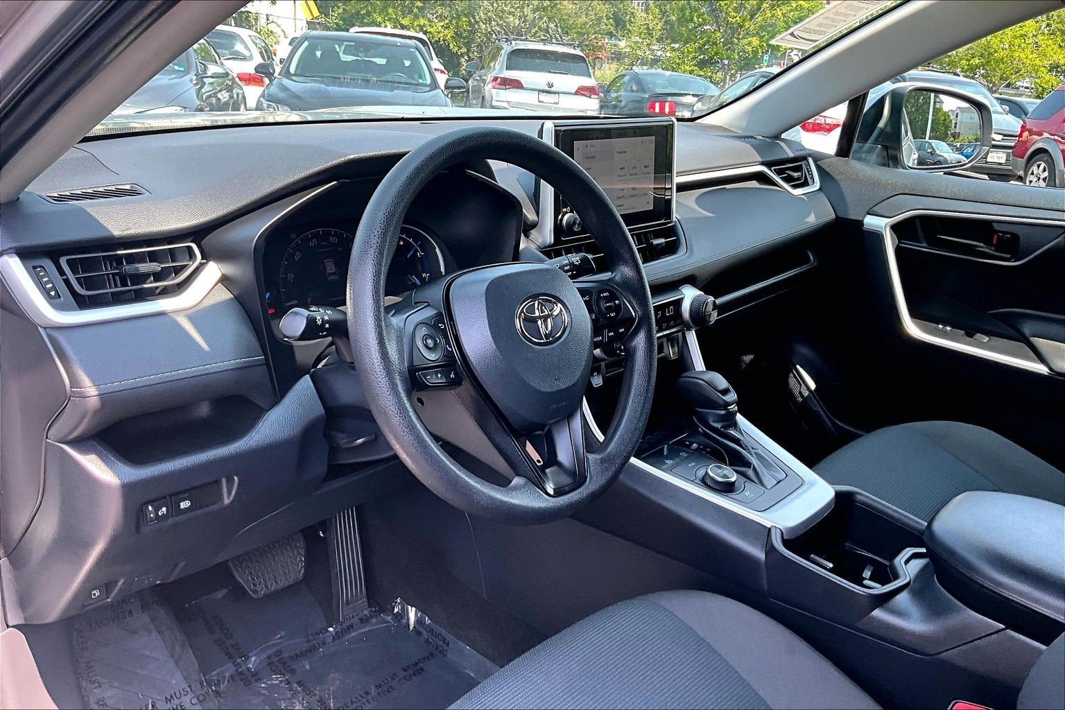 Used 2023 Toyota RAV4 LE AWD/4WD image 13