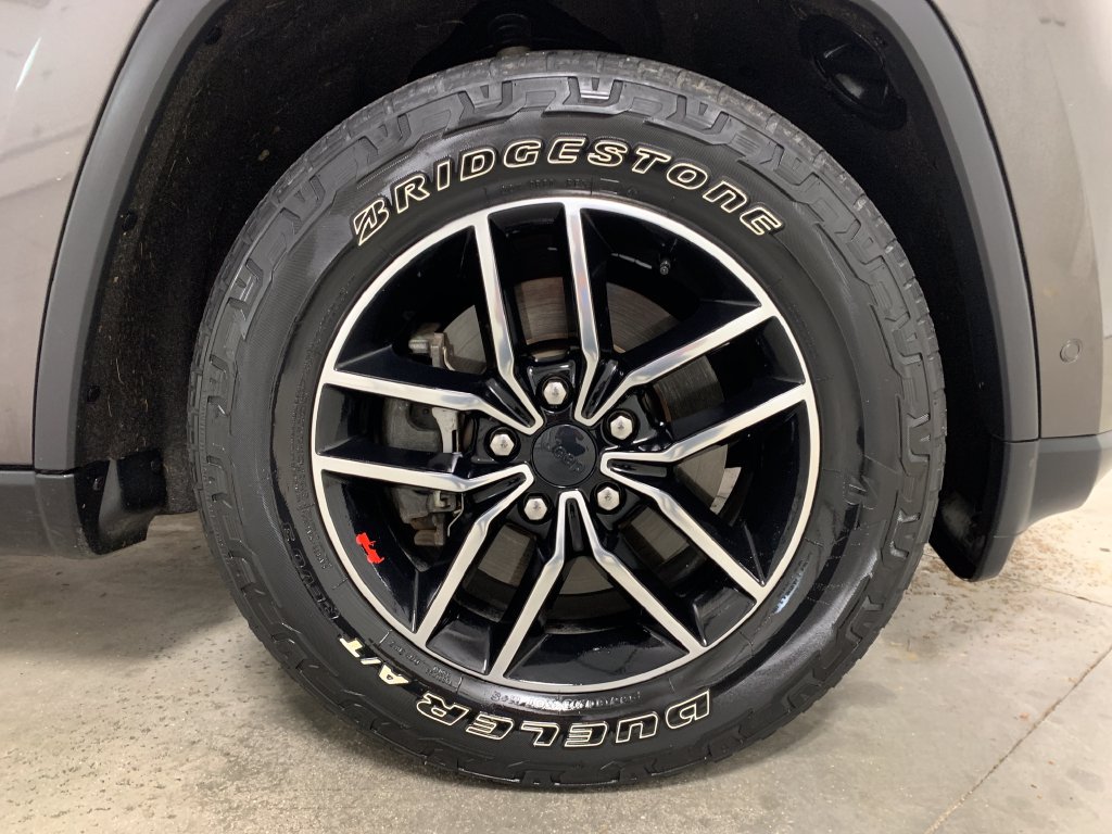 Used 2019 Jeep Grand Cherokee Trailhawk w/ Trailhawk Luxury Group AWD/4WD image 13