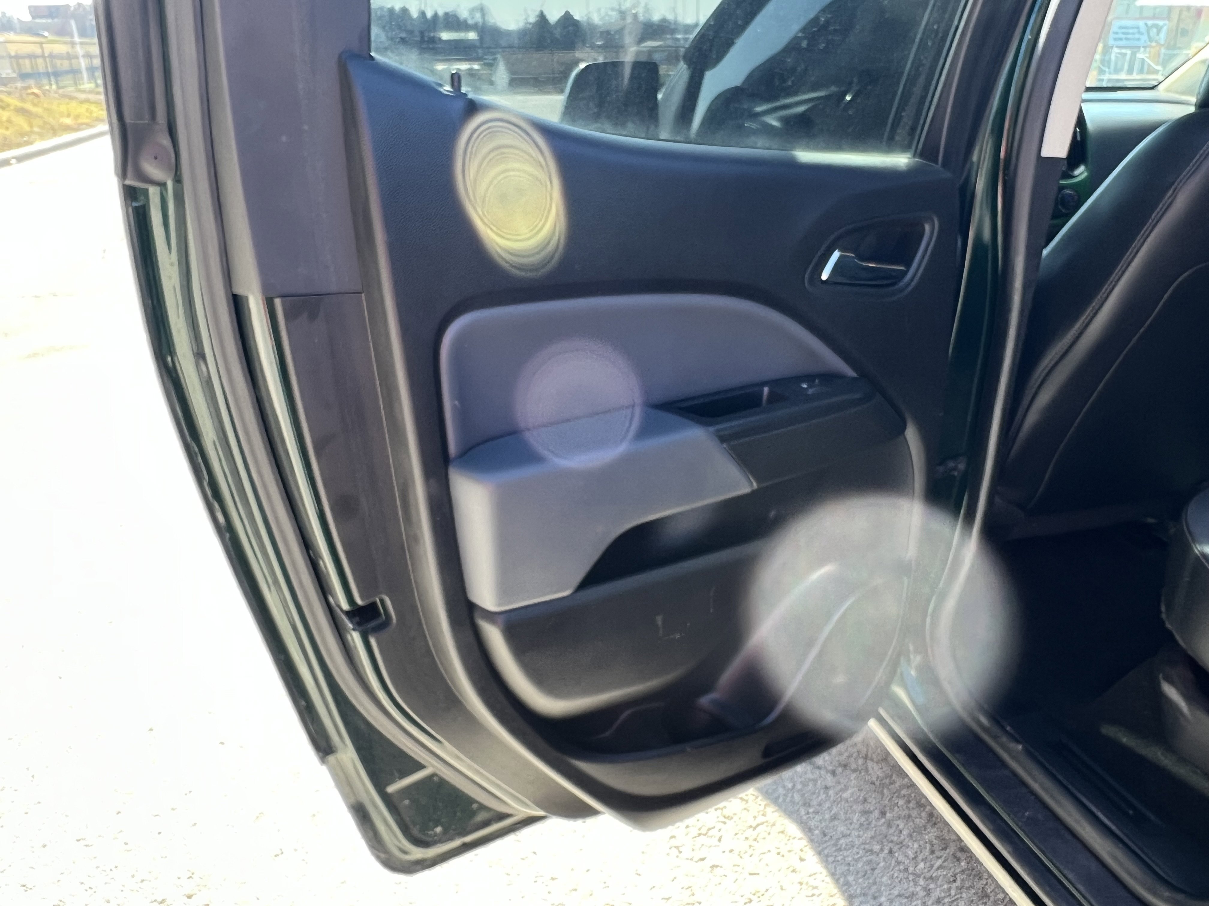 Used 2015 Chevrolet Colorado Z71 AWD/4WD image 25