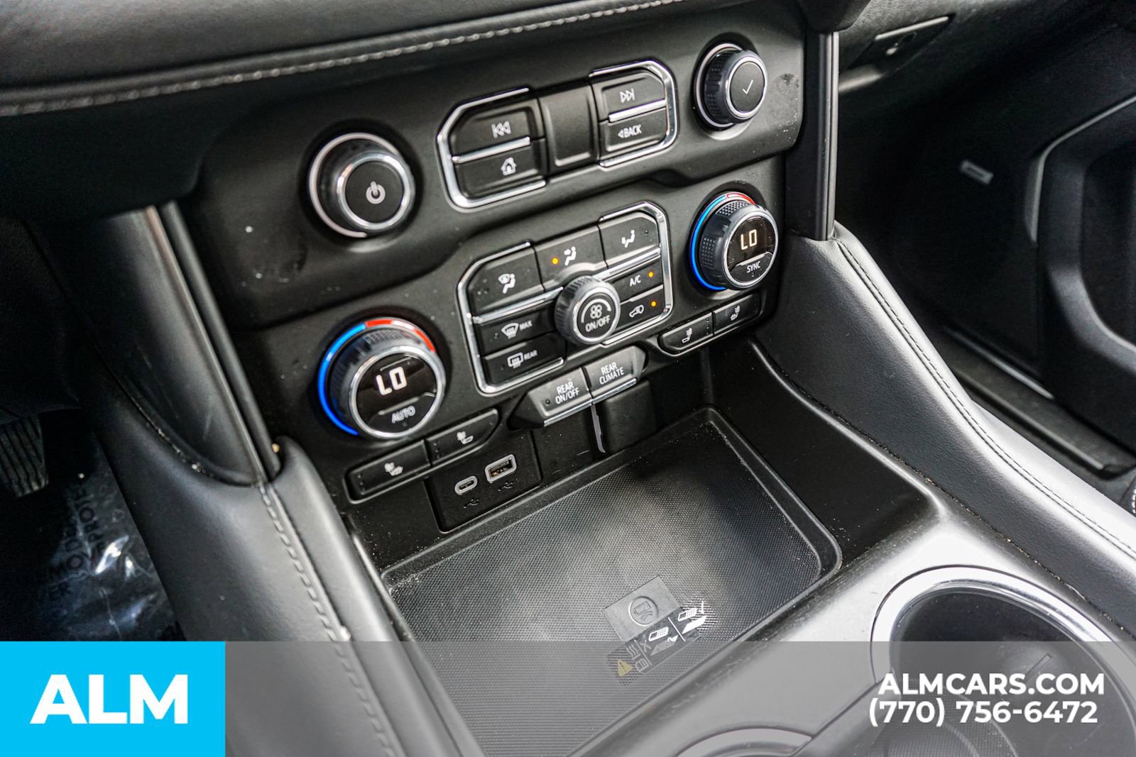 Used 2024 Chevrolet Suburban LT RWD image 46