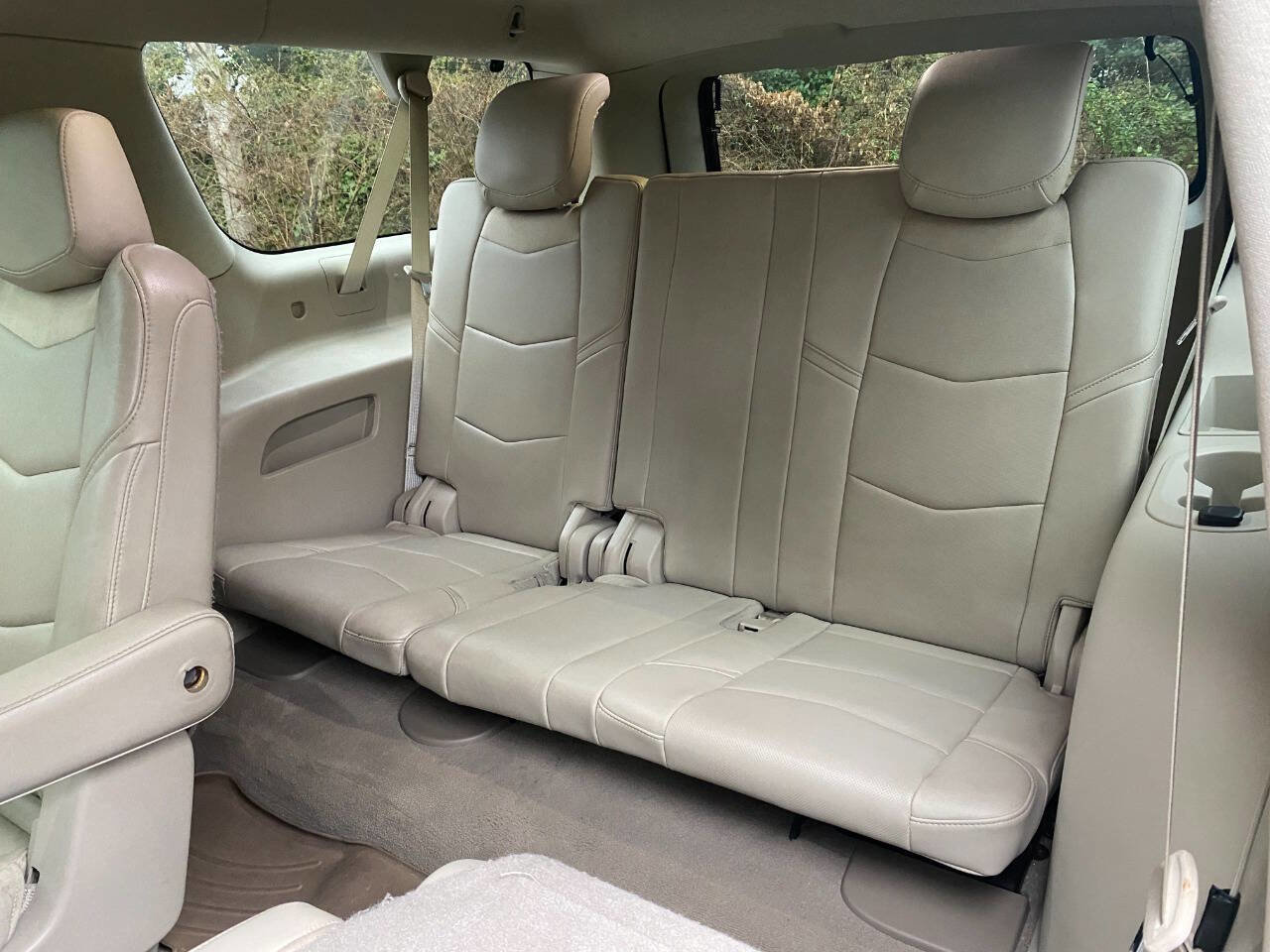 Used 2017 Cadillac Escalade ESV 2WD image 47