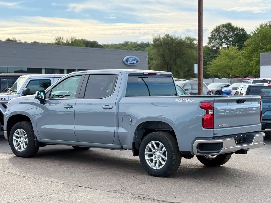 Used 2024 Chevrolet Silverado 1500 LT AWD/4WD image 36