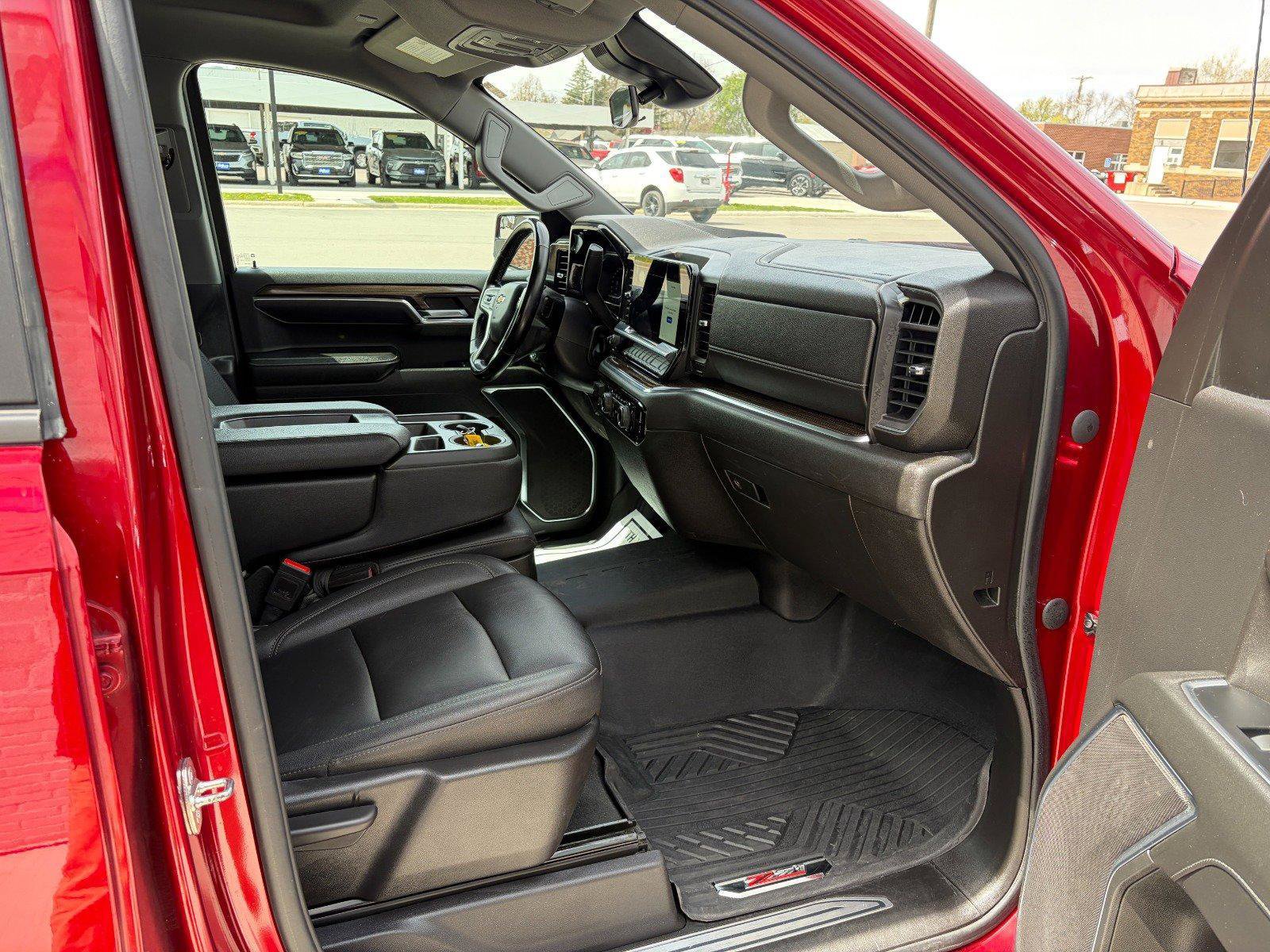 Used 2023 Chevrolet Silverado 1500 LT AWD/4WD image 20
