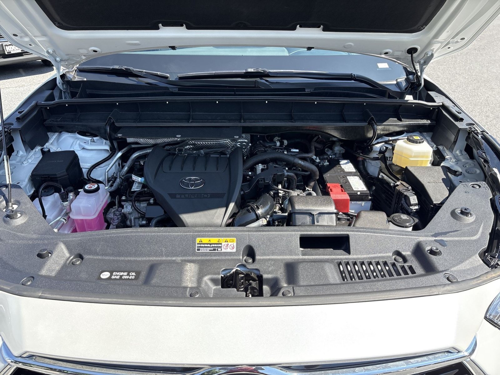 Used 2025 Toyota Highlander Limited AWD/4WD image 28