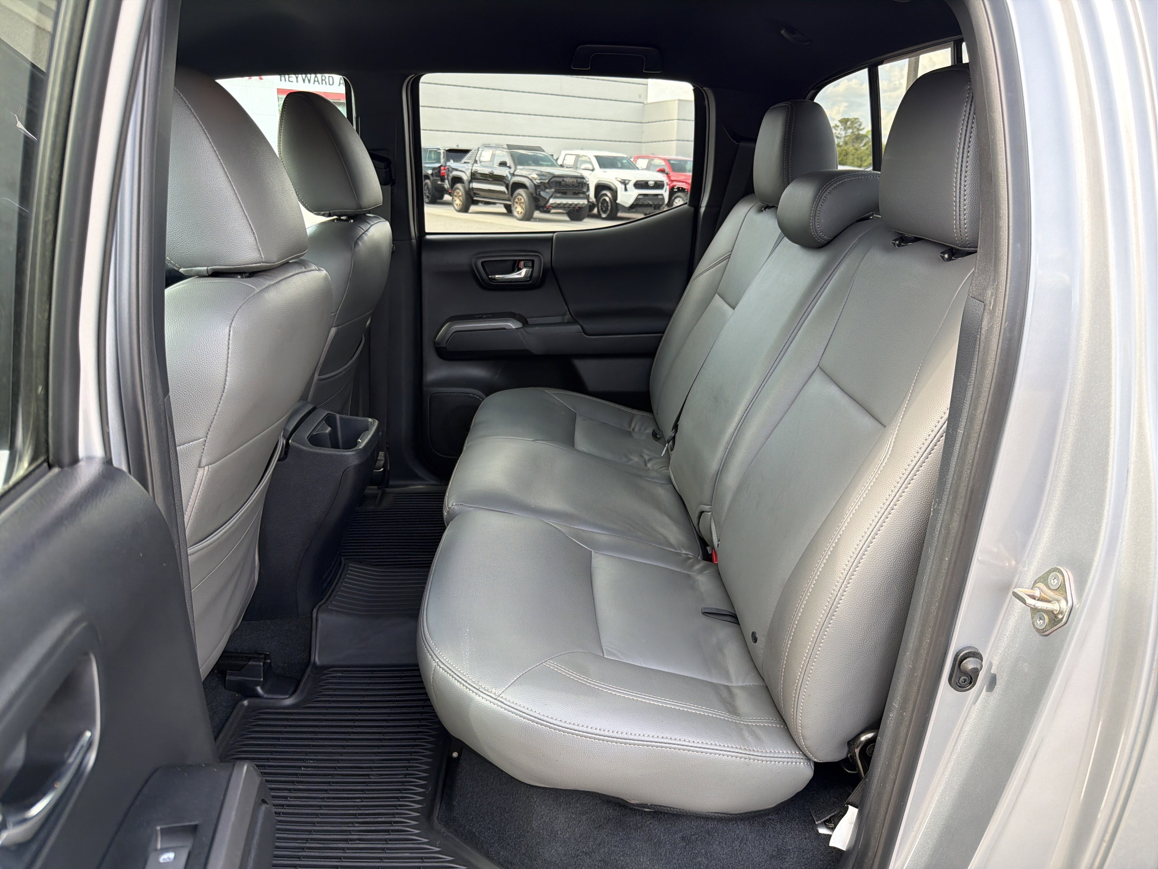 Used 2019 Toyota Tacoma TRD Sport image 31