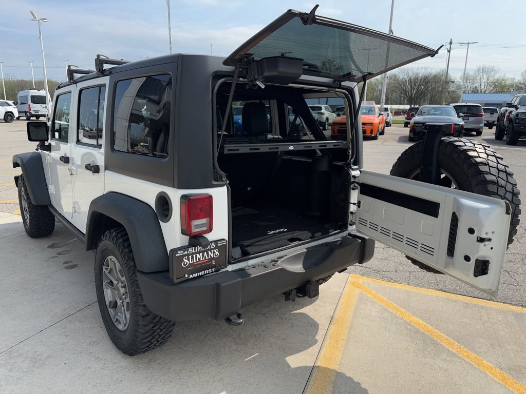 Used 2015 Jeep Wrangler Unlimited Rubicon w/ Connectivity Group AWD/4WD image 18