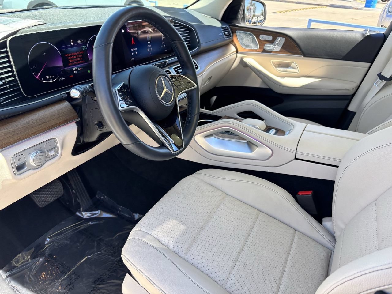 Used 2024 Mercedes-Benz GLS 450 4MATIC image 17