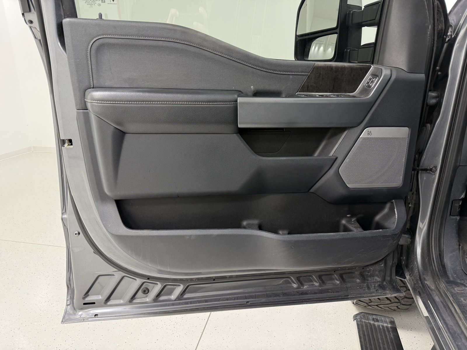 Used 2023 Ford F250 Lariat w/ Lariat Ultimate Package image 14