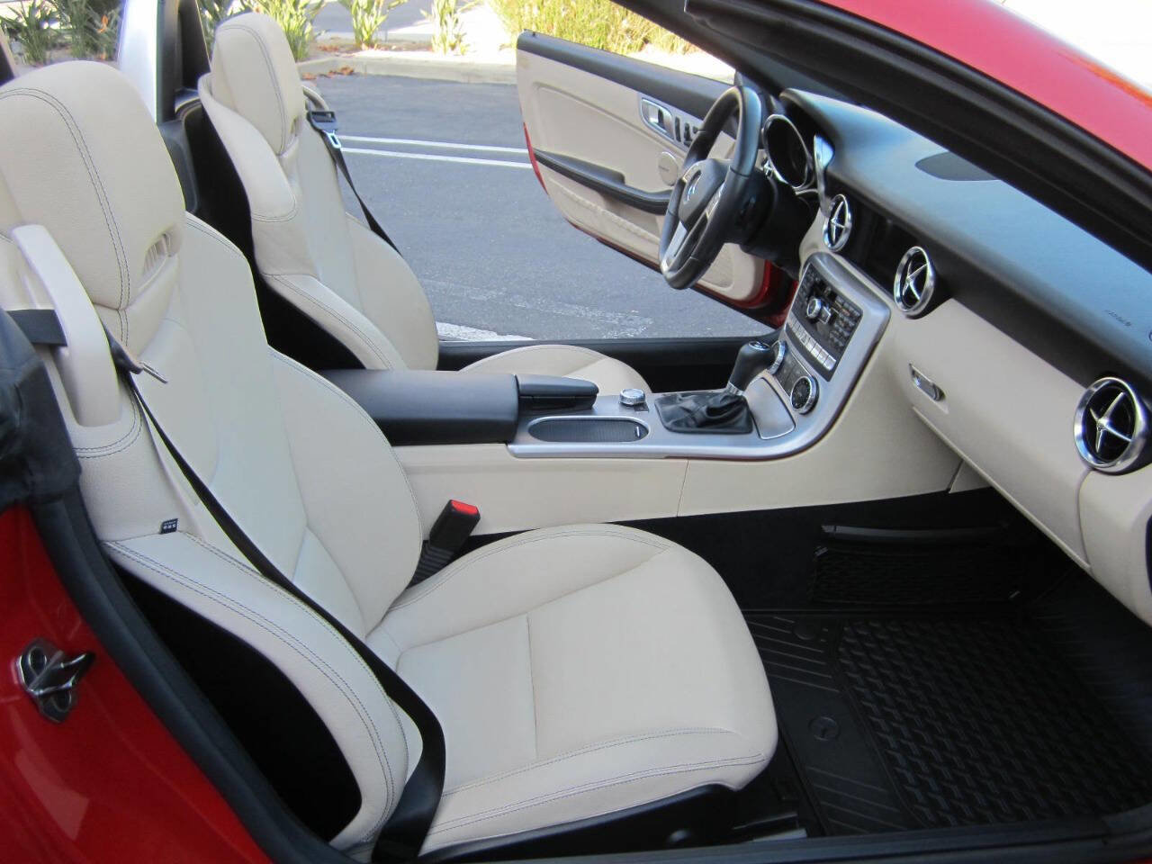 Used 2014 Mercedes-Benz SLK 250 image 22