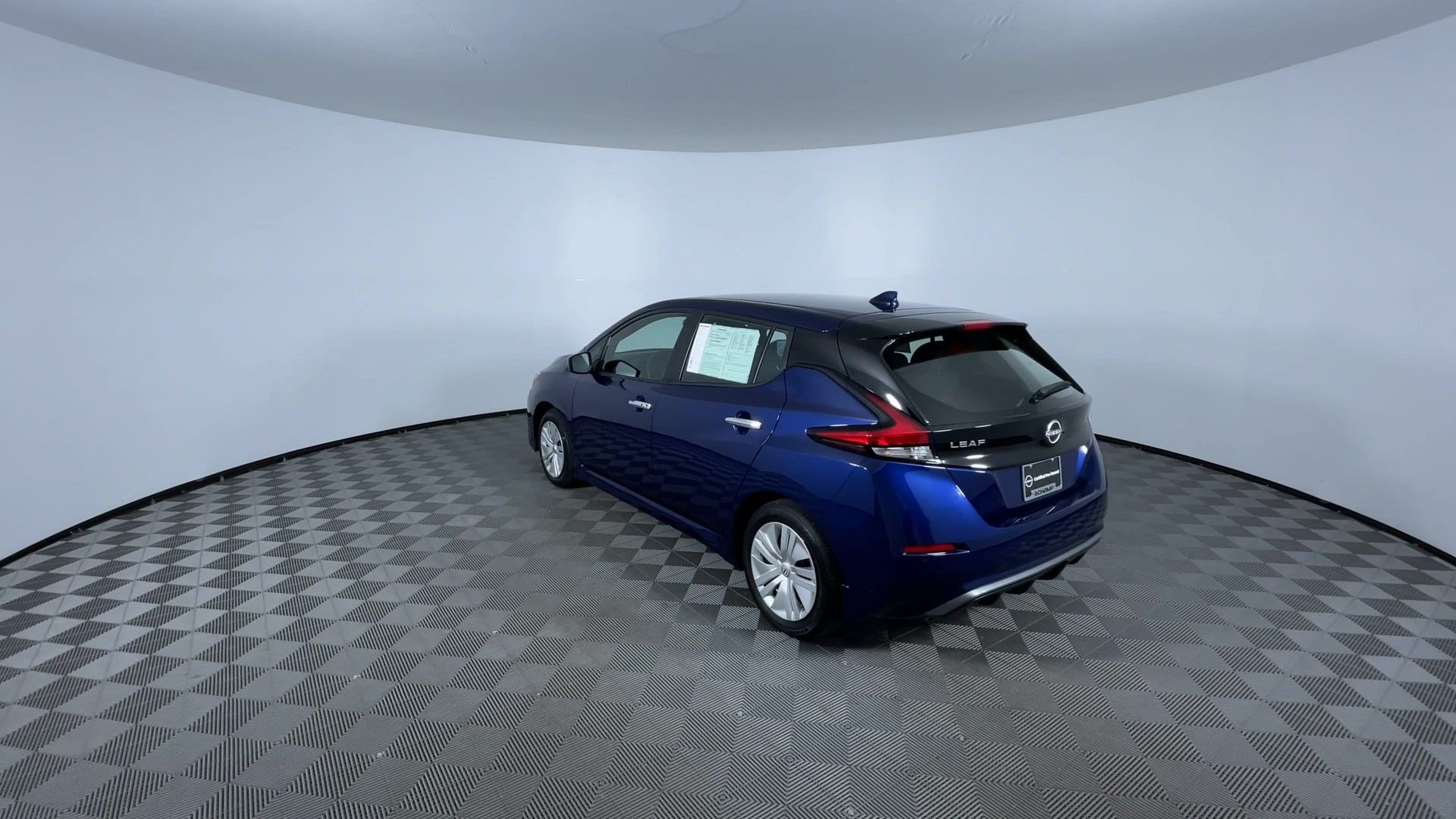 Certified 2025 Nissan Leaf S FWD image 7