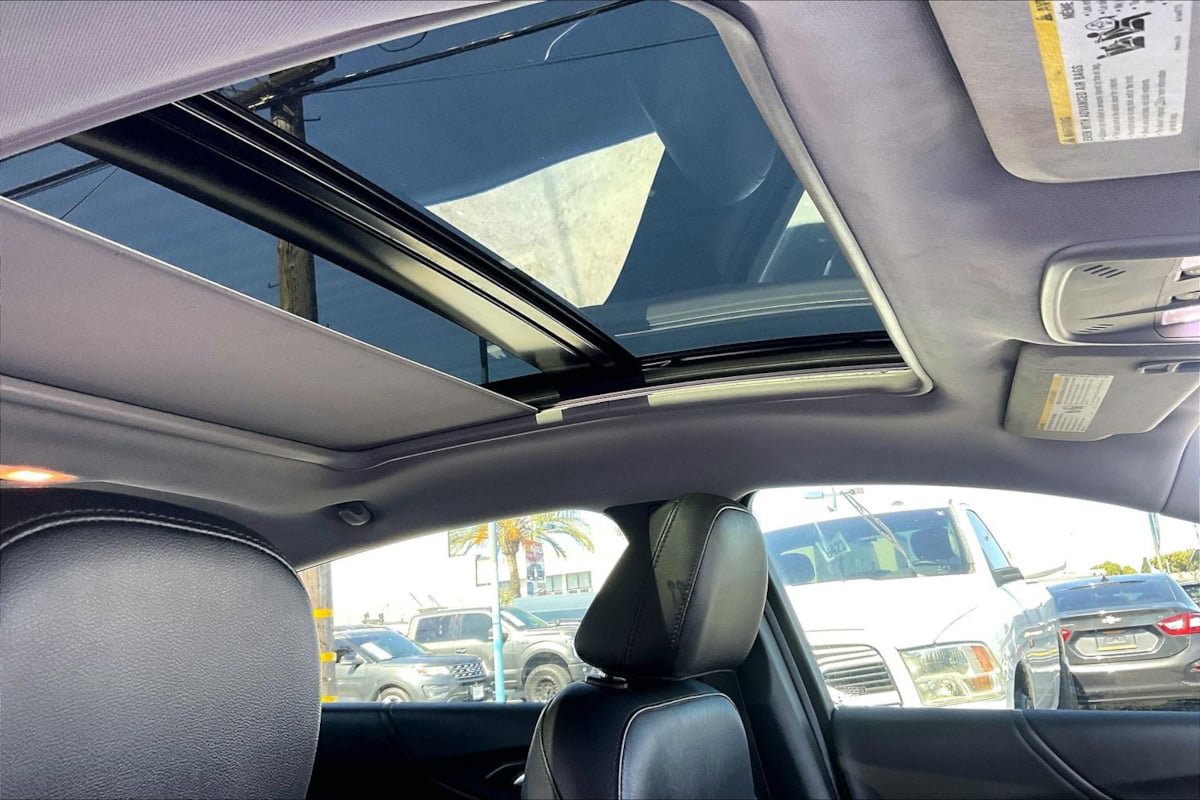 Used 2021 Chevrolet Malibu Premier FWD image 21